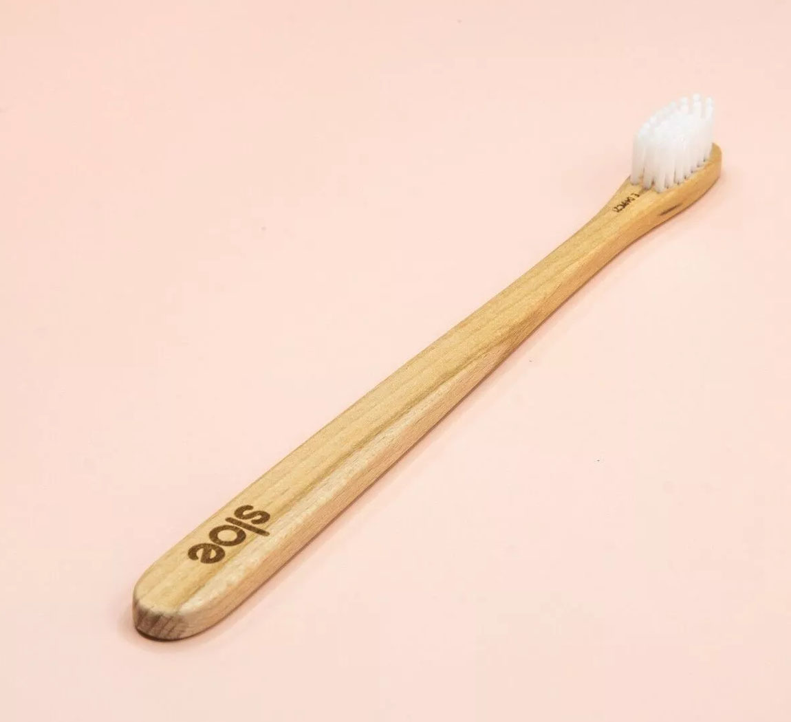 Brosse à dent en bois fabriquée en france Brosse à dent Sloe